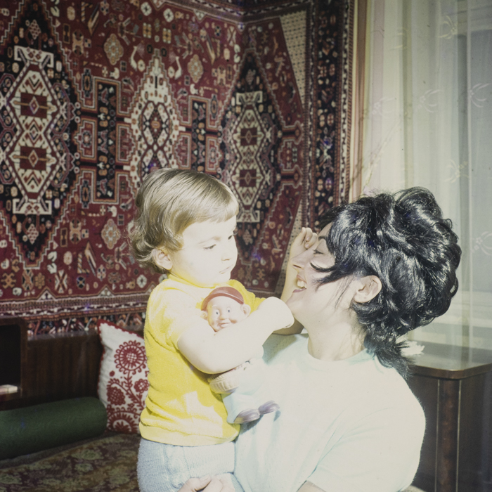 minerva_dn_1973_601_mama_copil_katona_eva_018