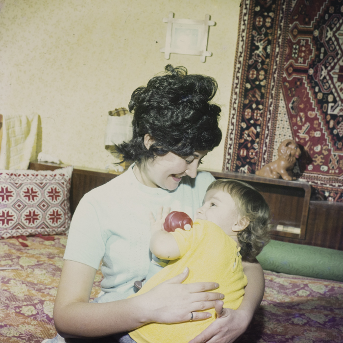 minerva_dn_1973_601_mama_copil_katona_eva_020