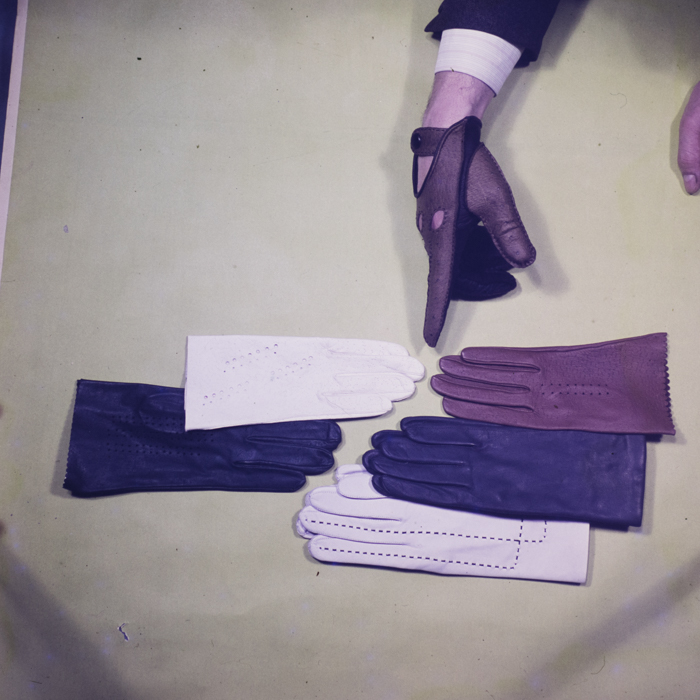 minerva_dn_1973_612_reclama manusi_006