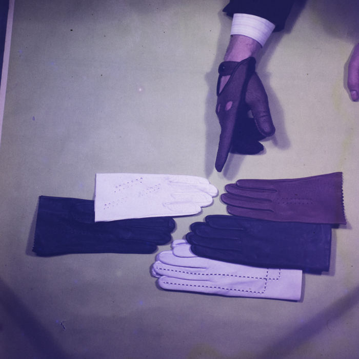 minerva_dn_1973_612_reclama manusi_008