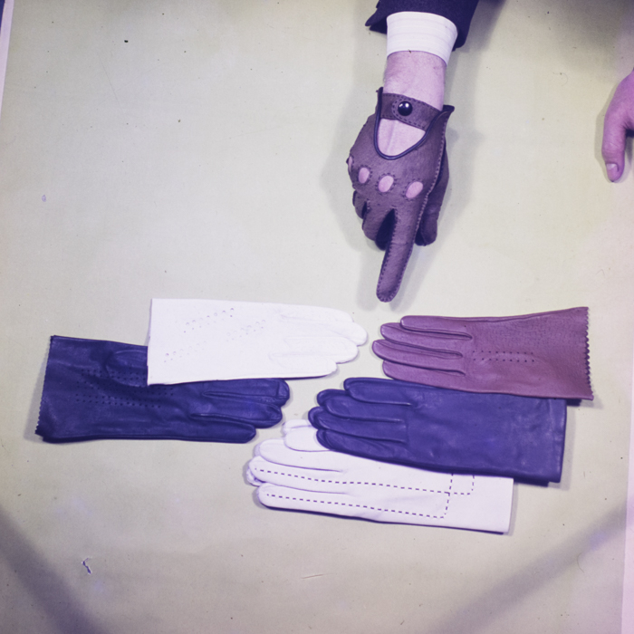 minerva_dn_1973_612_reclama manusi_011