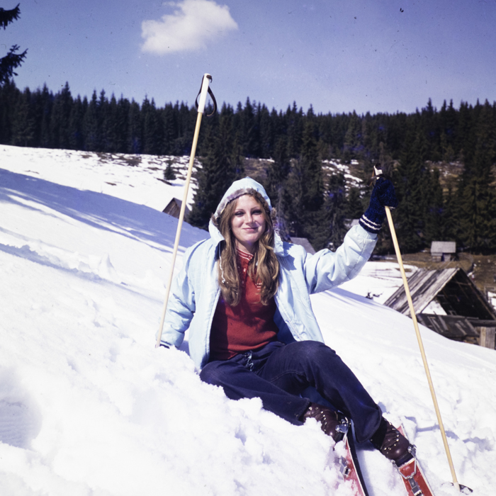 minerva_dn_1973_631_aspecte_baisoara_eva_varga_001