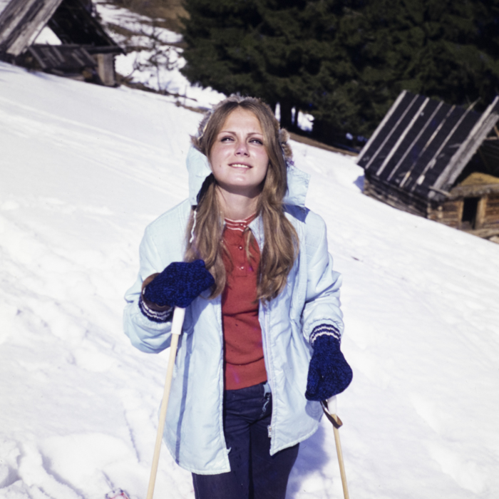 minerva_dn_1973_631_aspecte_baisoara_eva_varga_002