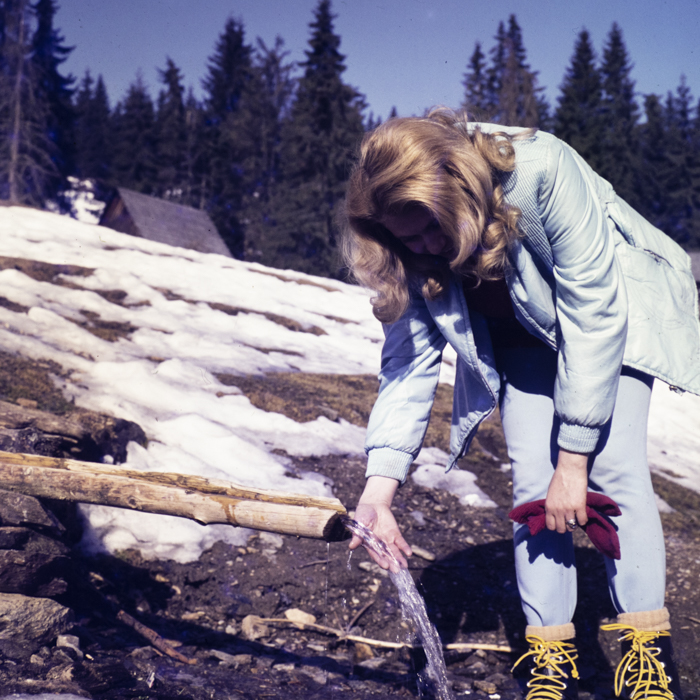 minerva_dn_1973_631_aspecte_baisoara_eva_varga_009