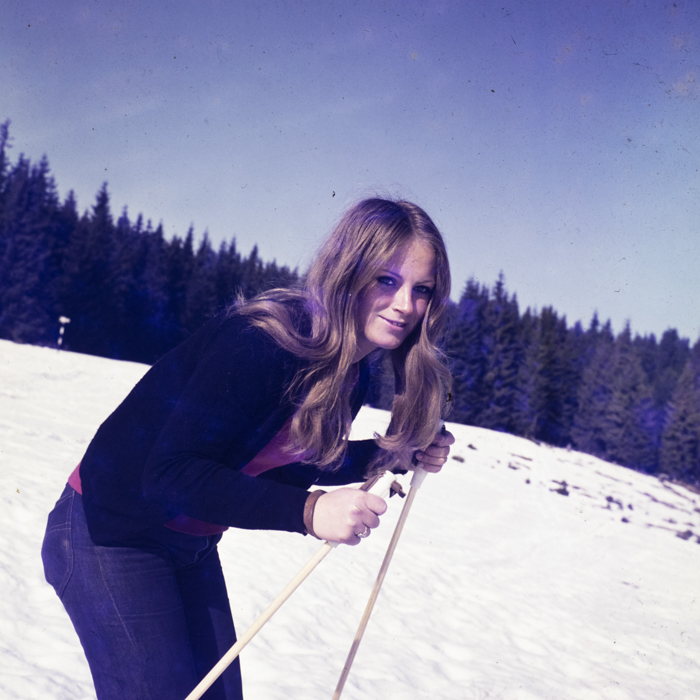 minerva_dn_1973_631_aspecte_baisoara_eva_varga_021