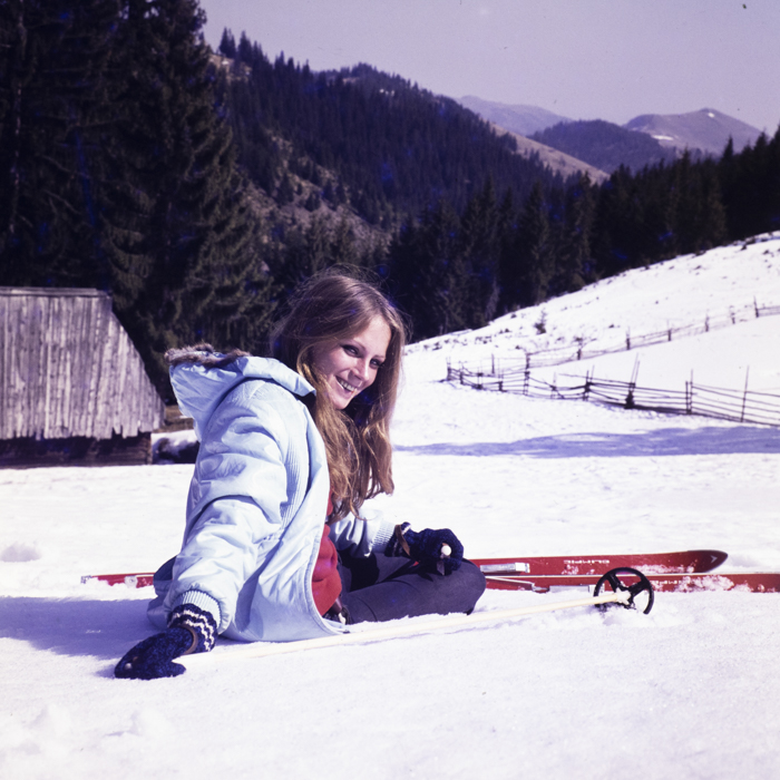 minerva_dn_1973_631_aspecte_baisoara_eva_varga_028