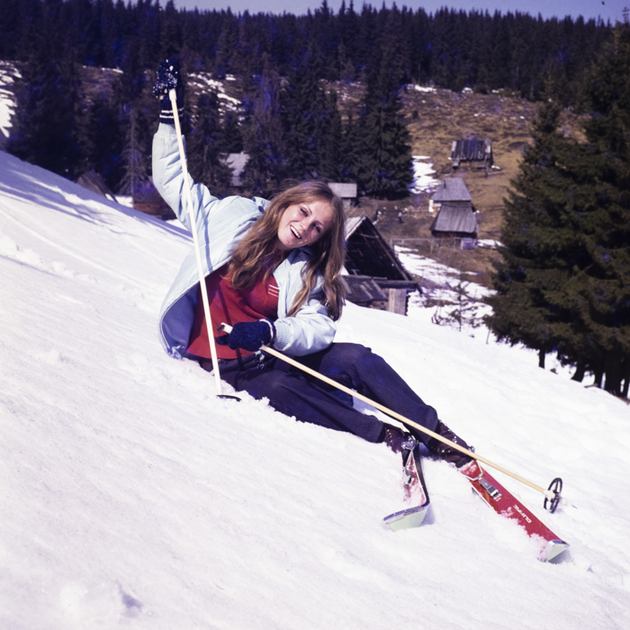 minerva_dn_1973_631_aspecte_baisoara_eva_varga_030