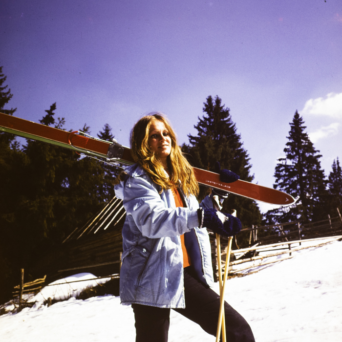 minerva_dn_1973_631_aspecte_baisoara_eva_varga_033