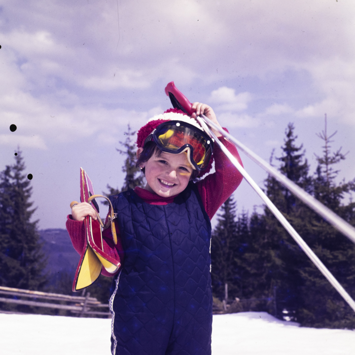 minerva_dn_1973_631_aspecte_baisoara_eva_varga_037