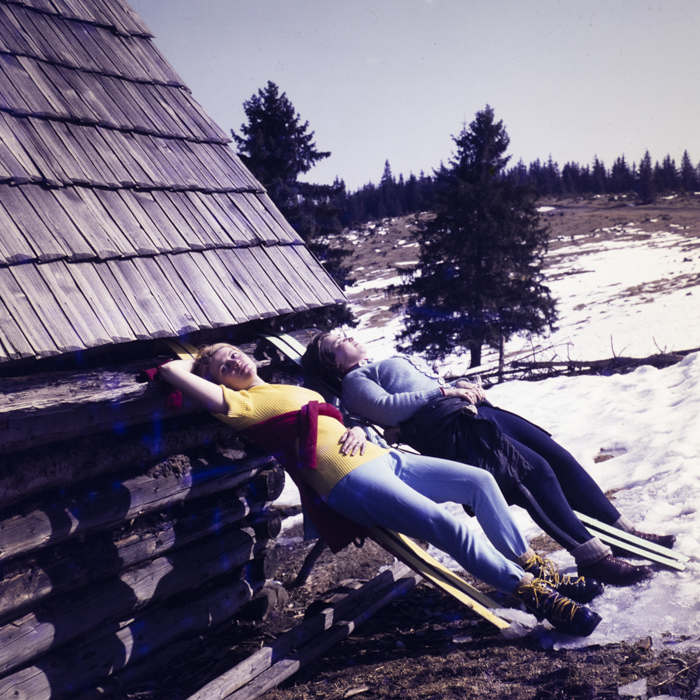 minerva_dn_1973_631_aspecte_baisoara_eva_varga_046