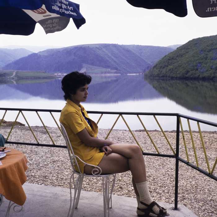 minerva_dn_1973_645_copii_si_flori_norica_rebreanu_lacul_de_la_gilau_eva_varga_015