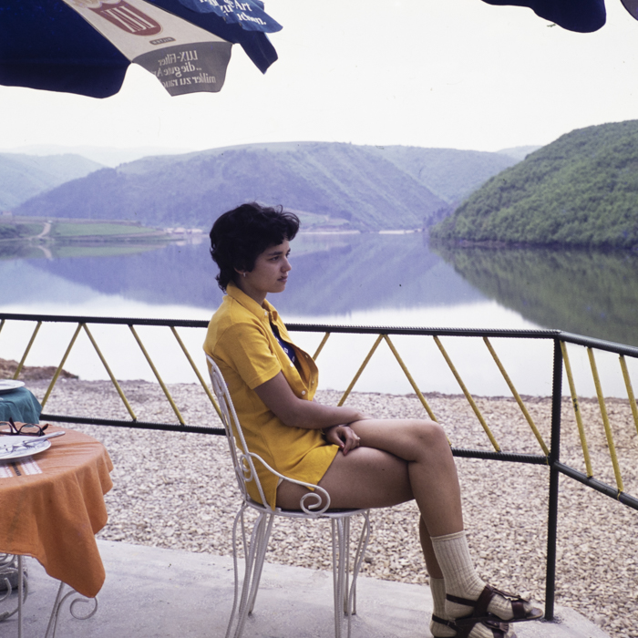 minerva_dn_1973_645_copii_si_flori_norica_rebreanu_lacul_de_la_gilau_eva_varga_016