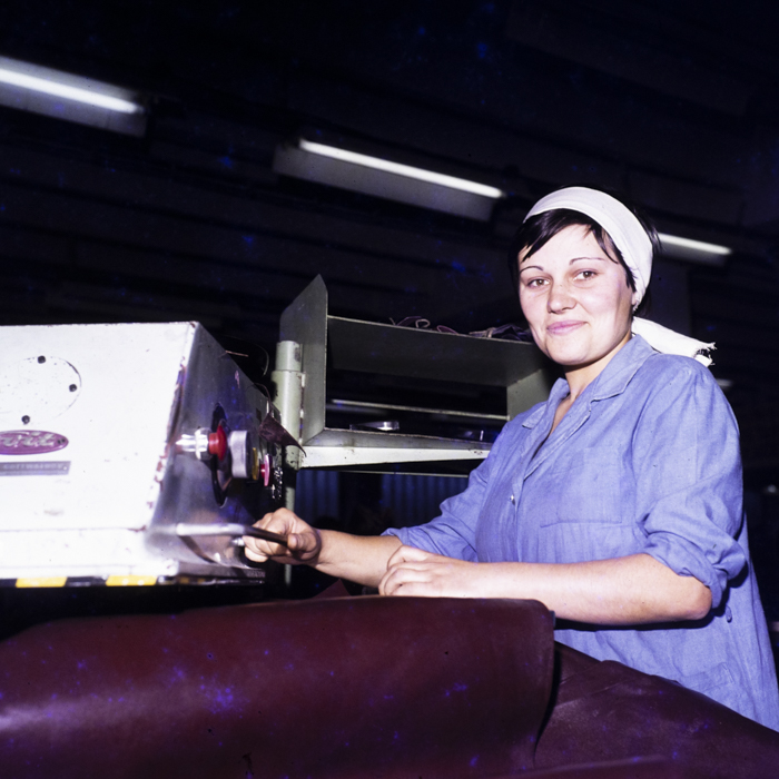 minerva_dn_1974_688_sculptor_szervatiusz_021