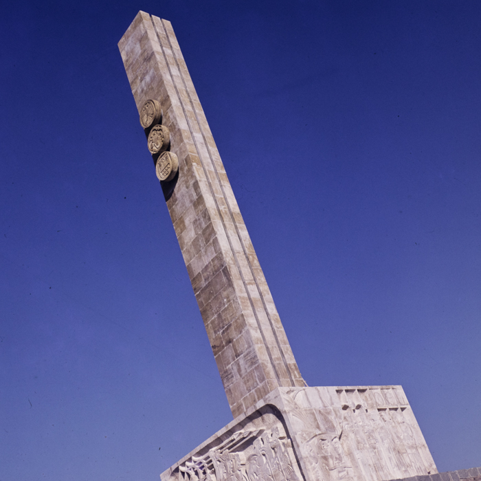 minerva_dn_1976_1984_monument_mihai_viteazu_guruslau_003