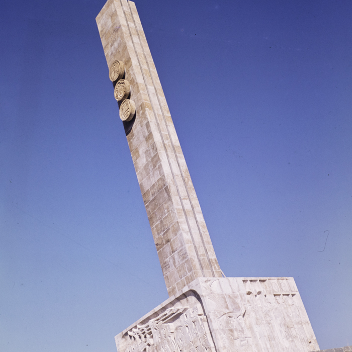 minerva_dn_1976_1984_monument_mihai_viteazu_guruslau_006