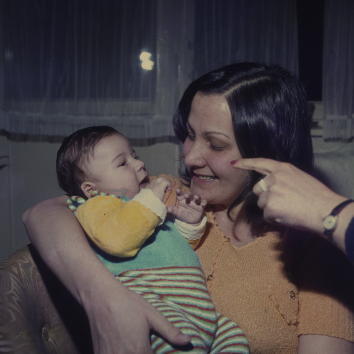 minerva_dn_1977_2008_haina_copil_001