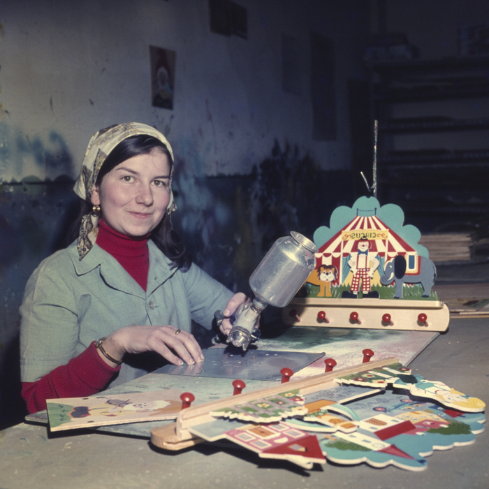 minerva_dn_1977_2010_eleve_muncitoare_003