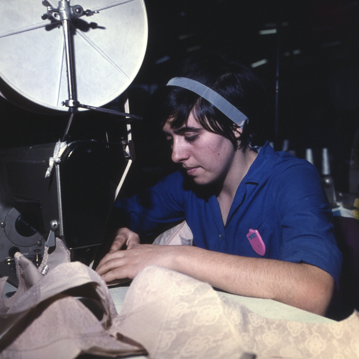 minerva_dn_1977_2010_eleve_muncitoare_004