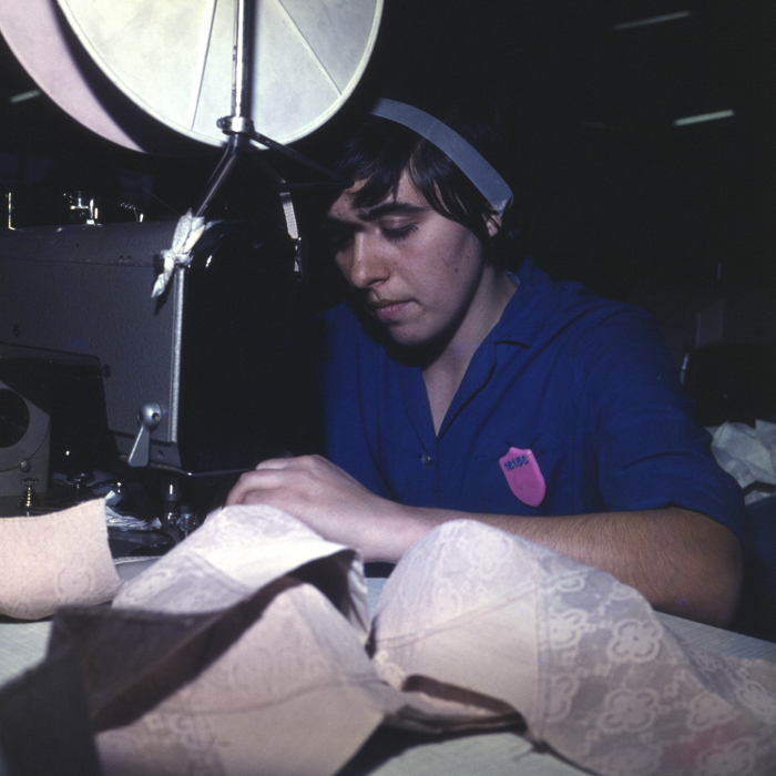 minerva_dn_1977_2010_eleve_muncitoare_006