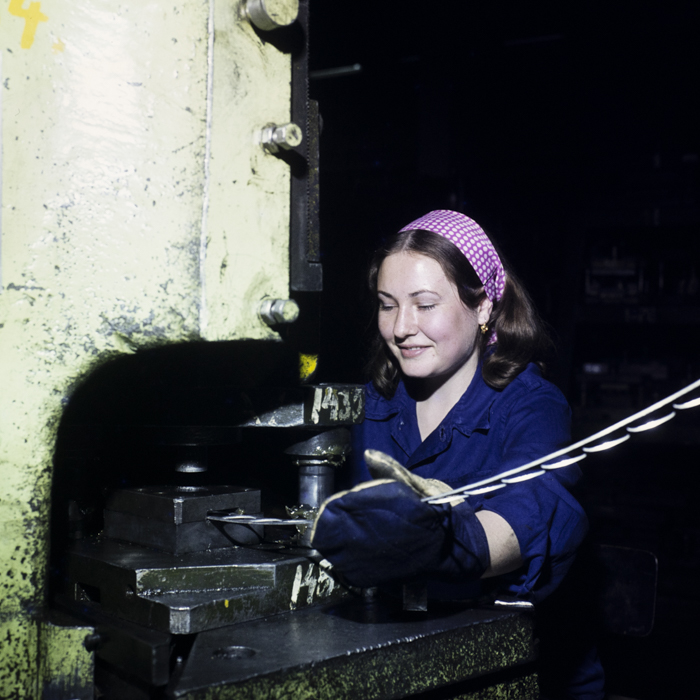 minerva_dn_1977_2232_steagul_rosu_brasov_003