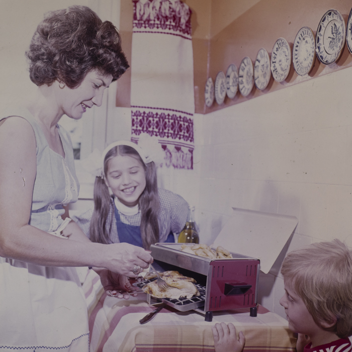 minerva_dn_1977_2239_reclama_gril_002