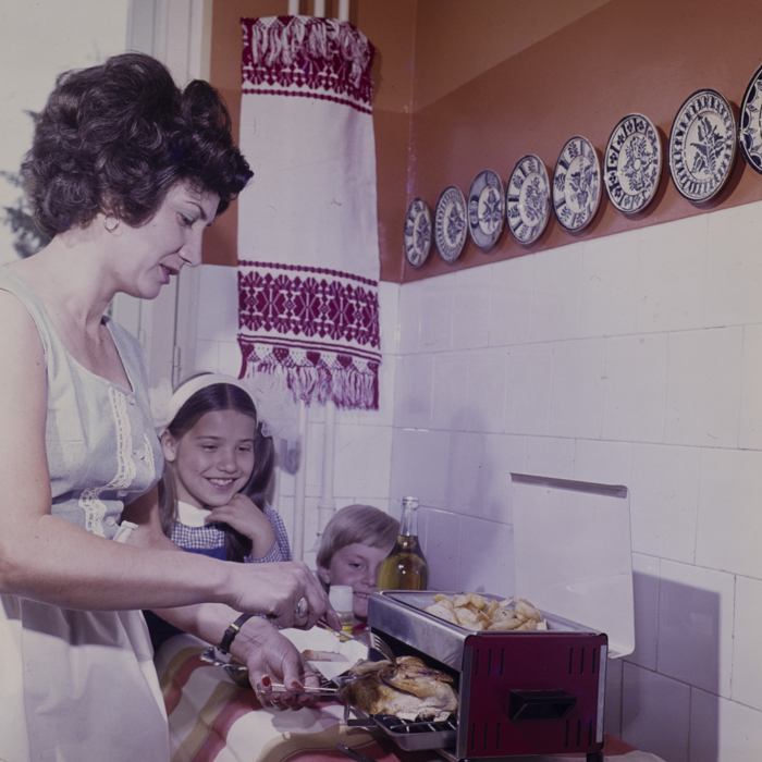 minerva_dn_1977_2239_reclama_gril_004