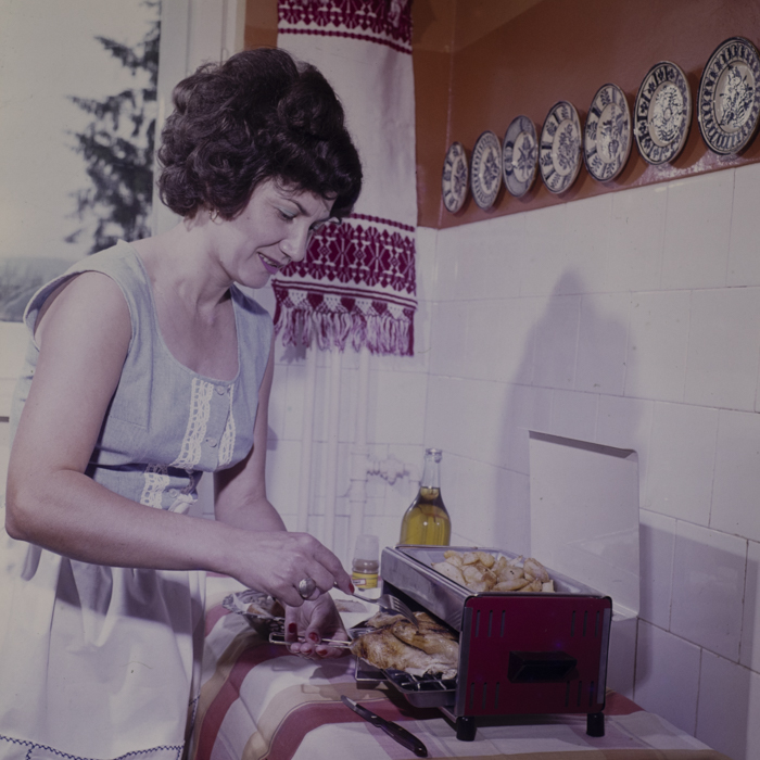 minerva_dn_1977_2239_reclama_gril_005