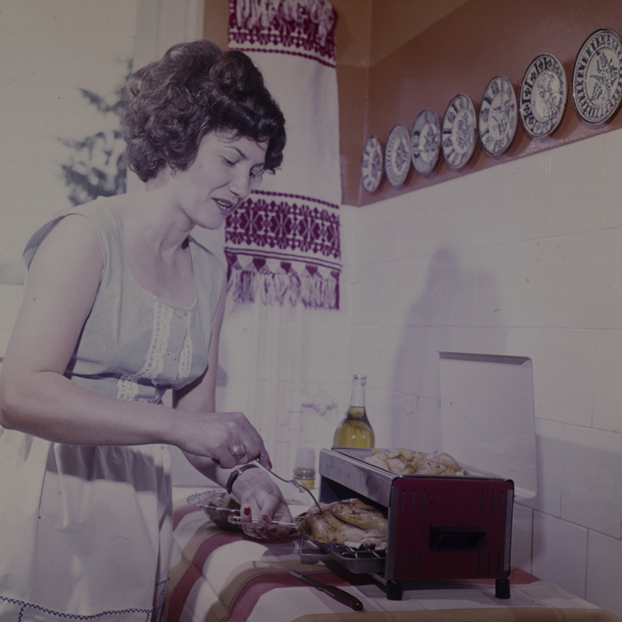 minerva_dn_1977_2239_reclama_gril_006