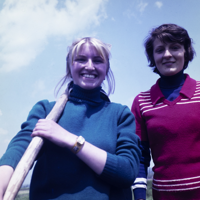 minerva_dn_1978_2326_tinere_002