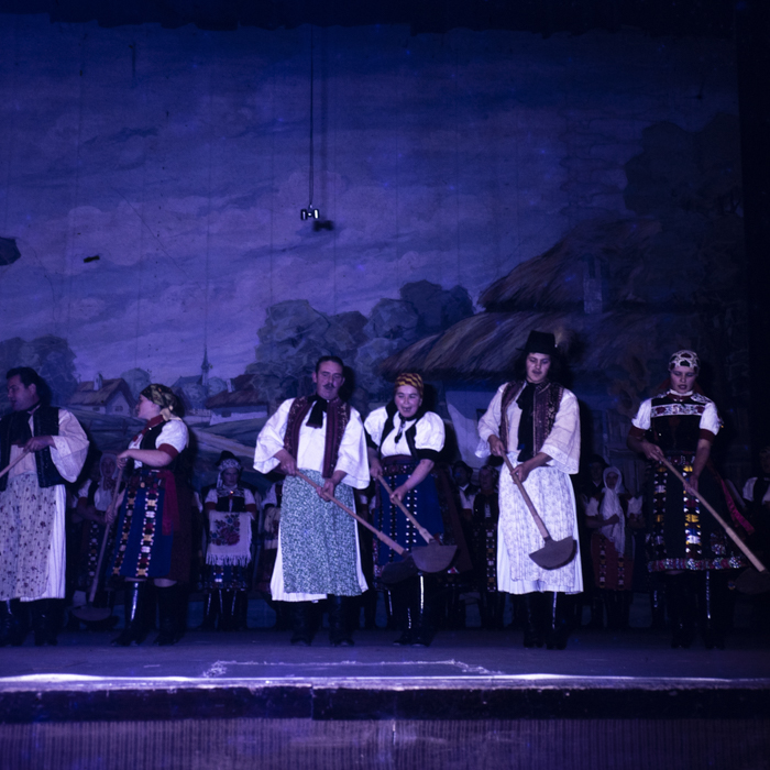 minerva_dn_1978_2367_izvorul_crisului_la_teatru_001