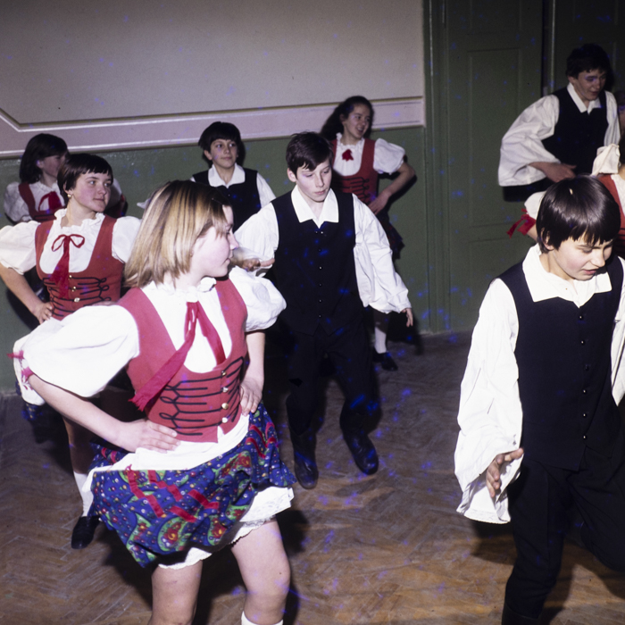 minerva_dn_1981_2535_dansuri_populare_elevi_pleica_005