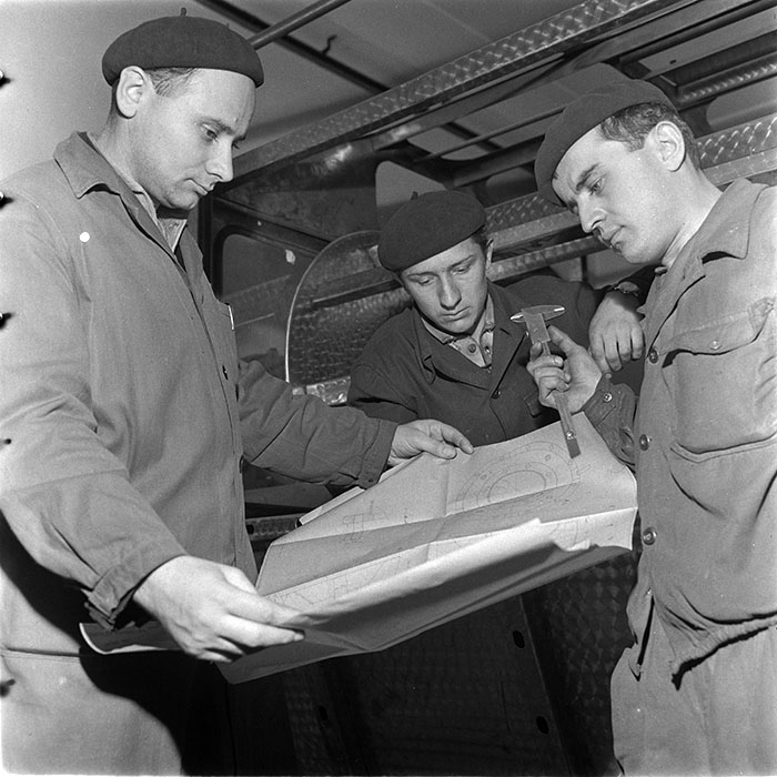 minerva_metalu_rosu_017