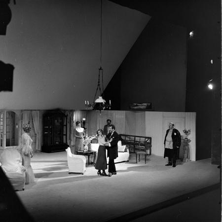 neidentificat|nem azonosított|not identified