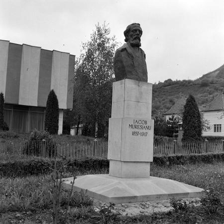 minerva_1978_c2_c8r3_009