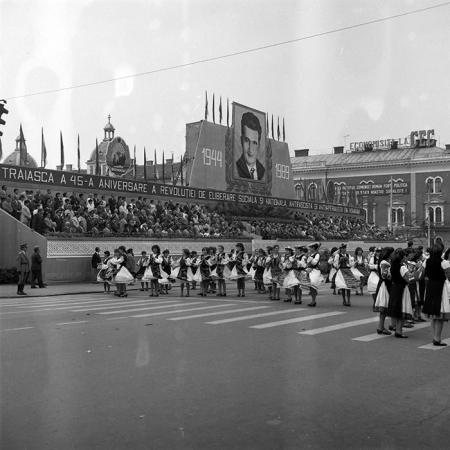 minerva_1985_c2_c6r3_047