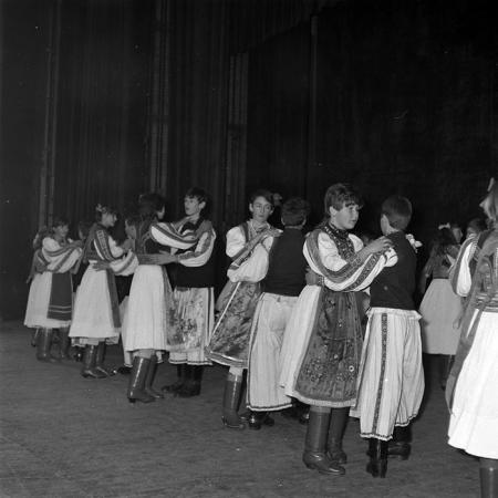 neidentificat|nem azonosított|not identified