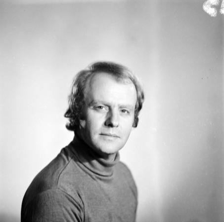 minerva_deak_f_c22_portret_Dehel_Gabor-001