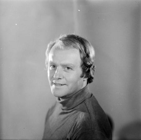 minerva_deak_f_c22_portret_Dehel_Gabor-004