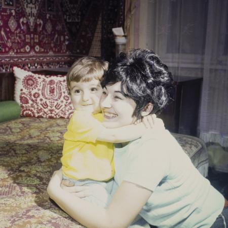 minerva_dn_1973_601_mama_copil_katona_eva_004