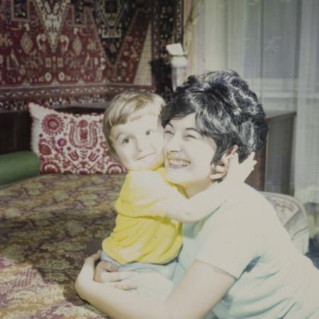 minerva_dn_1973_601_mama_copil_katona_eva_005