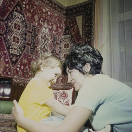 minerva_dn_1973_601_mama_copil_katona_eva_009