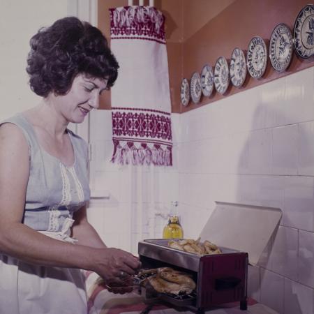 minerva_dn_1977_2239_reclama_gril_012