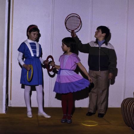 minerva_dn_1987_2859_reclama_confectii_copii_001