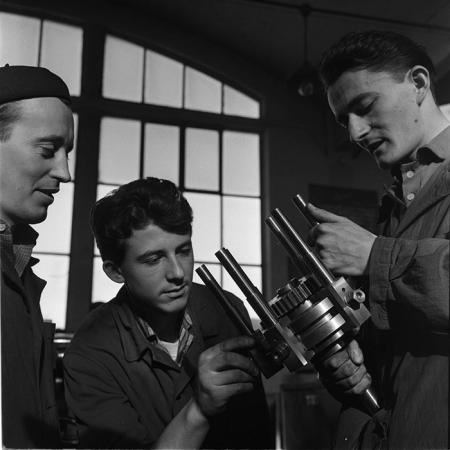 minerva_metalu_rosu_004